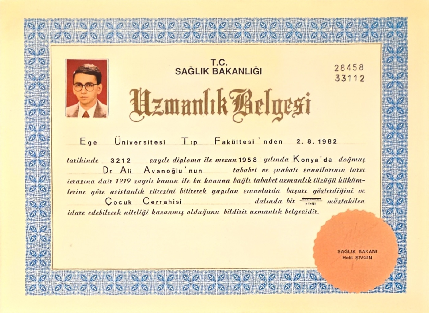 Ali Avanoğlu'nun çocuk cerrahisi uzmanlık belgesi